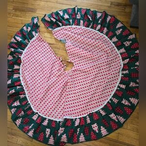 Vintage Handmade Red Green Lace  Round Christmas Tree Skirt